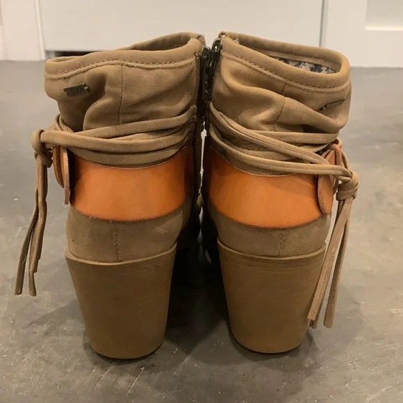 Roxy Ankle Boots - Size 7.5 - Picture 3 of 6